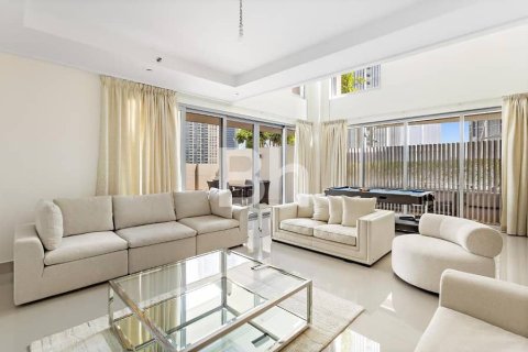 Apartment in Downtown Dubai (Downtown Burj Dubai), Dubai 5 bedrooms, 370 sq.m. № 21320 - photo 16