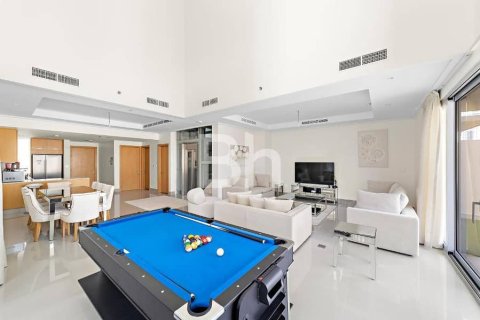 Apartment in Downtown Dubai (Downtown Burj Dubai), Dubai 5 bedrooms, 370 sq.m. № 21320 - photo 4