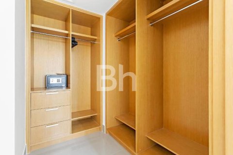 Apartment in Downtown Dubai (Downtown Burj Dubai), Dubai 5 bedrooms, 370 sq.m. № 21320 - photo 15