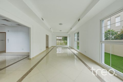Villa en Rahat, Mudon, Dubai, 3 dormitorios, 395.77 m², № 119401 - foto 4