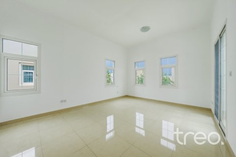 Villa en Rahat, Mudon, Dubai, 3 dormitorios, 395.77 m², № 119401 - foto 16