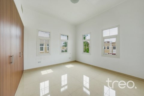 Villa en Rahat, Mudon, Dubai, 3 dormitorios, 395.77 m², № 119401 - foto 7