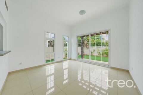Villa en Rahat, Mudon, Dubai, 3 dormitorios, 395.77 m², № 119401 - foto 5