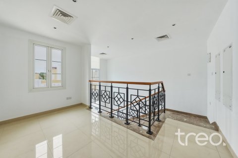 Villa en Rahat, Mudon, Dubai, 3 dormitorios, 395.77 m², № 119401 - foto 17