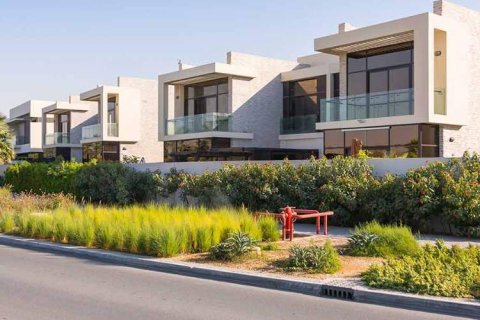 Villa in Dubai 6 bedrooms, 743 sq.m. № 54561 - photo 1