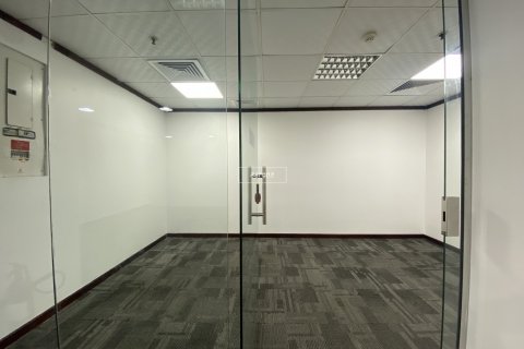 Снять в аренду офис в Sheikh Zayed Road, Дубай: 96.7м², № 55491 - фото 9