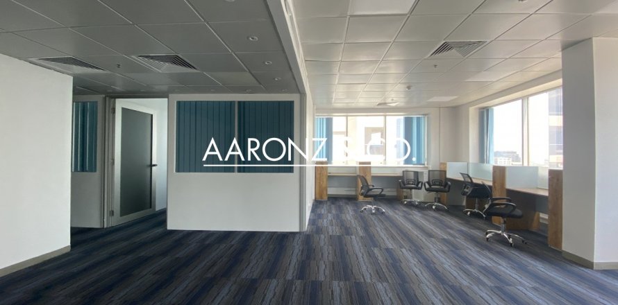 Oficina en Sheikh Zayed Road, Dubai, 179 m², № 55490