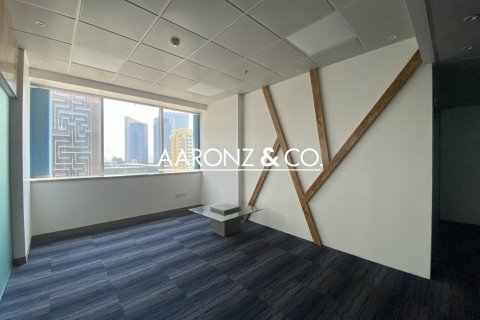 Oficina en Sheikh Zayed Road, Dubai, 179 m², № 55490 - foto 4