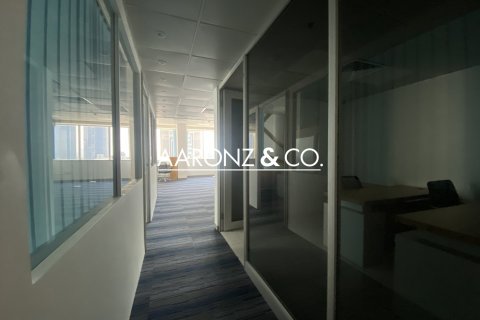 Oficina en Sheikh Zayed Road, Dubai, 179 m², № 55490 - foto 7