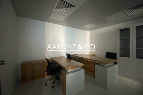 Oficina en Sheikh Zayed Road, Dubai, 179 m², № 55490 - foto 5