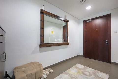 Apartment in Jumeirah Lake Towers, Dubai 2 bedrooms, 120 sq.m. № 55492 - photo 7