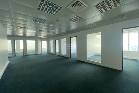 Снять в аренду офис в Sheikh Zayed Road, Дубай: 186.1м², № 55489 - фото 2