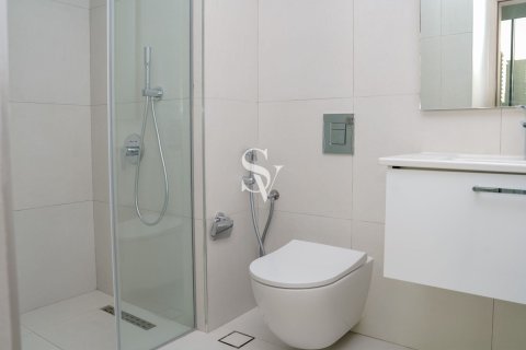 Снять в аренду квартиру в Джумейра Вилладж Серкл, Дубай: 3 спальни, 122м², № 95103 - фото 3