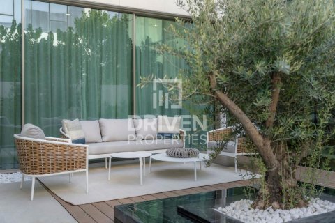 Villa in La Mer, Jumeirah, Dubai 5 bedrooms, 704.76 sq.m. № 135511 - photo 2