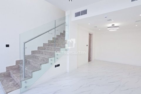 Townhouse in Rukan, Dubai 2 bedrooms, 107 sq.m. № 74293 - photo 4