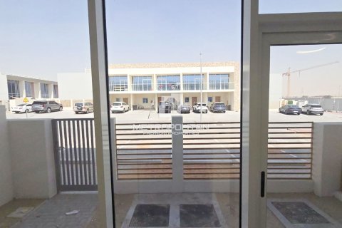 Townhouse in Rukan, Dubai 2 bedrooms, 107 sq.m. № 74293 - photo 9