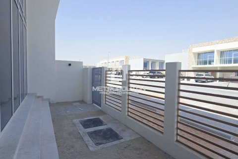 Townhouse in Rukan, Dubai 2 bedrooms, 107 sq.m. № 74293 - photo 14