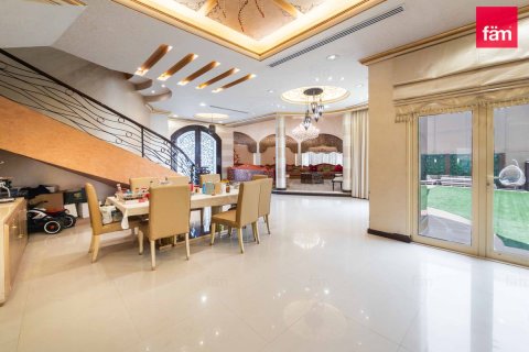 Villa à Dubai, 5 chambres, 1393.5 m², № 137571