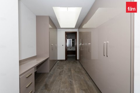 Villa en Dubai, 4 dormitorios, 559.1 m², № 84613 - foto 2