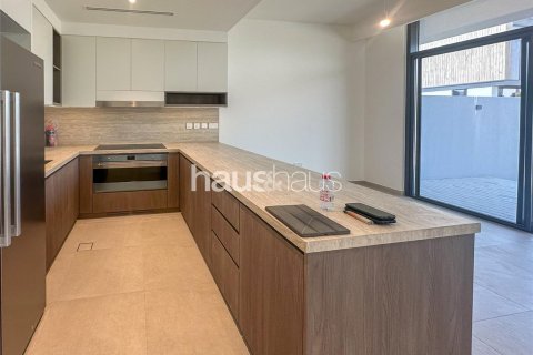 Townhouse in Mudon, Dubai 3 bedrooms, 239 sq.m. № 43515 - photo 3