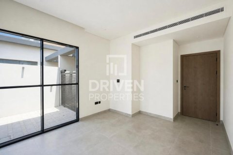 Villa en Dubai Land, Dubai, 5 dormitorios, 325.25 m², № 129719 - foto 19