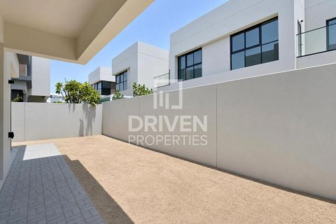 Villa en Dubai Land, Dubai, 5 dormitorios, 325.25 m², № 129719 - foto 29