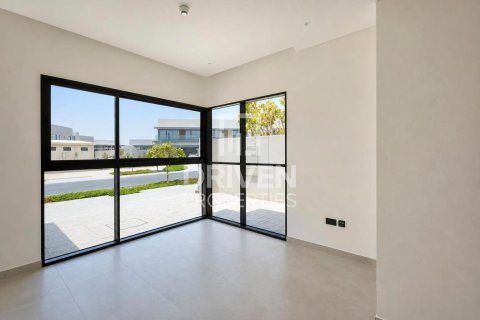 Villa en Dubai Land, Dubai, 5 dormitorios, 325.25 m², № 129719 - foto 24