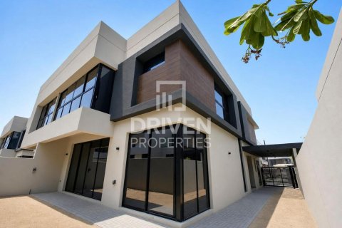 Villa en Dubai Land, Dubai, 5 dormitorios, 325.25 m², № 129719 - foto 25