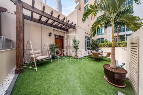 Apartment in The Residences, Downtown Dubai (Downtown Burj Dubai), Dubai 1 bedroom, 90.02 sq.m. № 129711 - photo 3