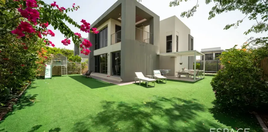 Villa in Dubai Hills Estate, Dubai 4 bedrooms, 327 sq.m. № 122764