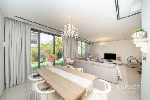Villa in Dubai Hills Estate, Dubai 4 bedrooms, 327 sq.m. № 122764 - photo 4