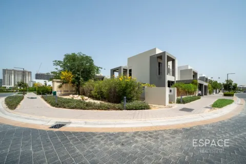 Villa in Dubai Hills Estate, Dubai 4 bedrooms, 327 sq.m. № 122764 - photo 12
