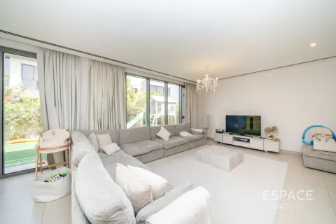 Villa in Dubai Hills Estate, Dubai 4 bedrooms, 327 sq.m. № 122764 - photo 3