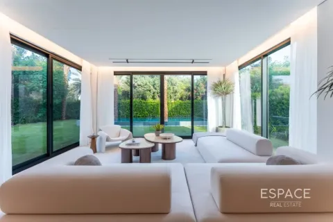 Villa in Meadows, Dubai 5 bedrooms, 375 sq.m. № 122768 - photo 4