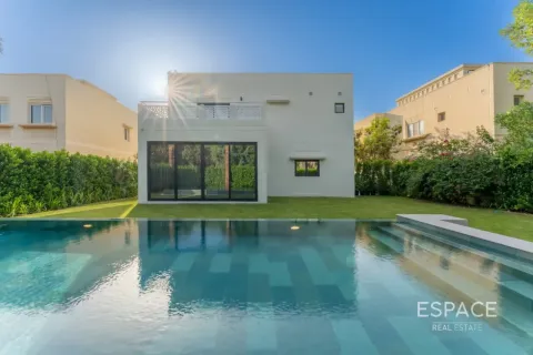 Villa in Meadows, Dubai 5 bedrooms, 375 sq.m. № 122768 - photo 18