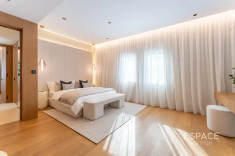 Villa in Meadows, Dubai 5 bedrooms, 375 sq.m. № 122768 - photo 12