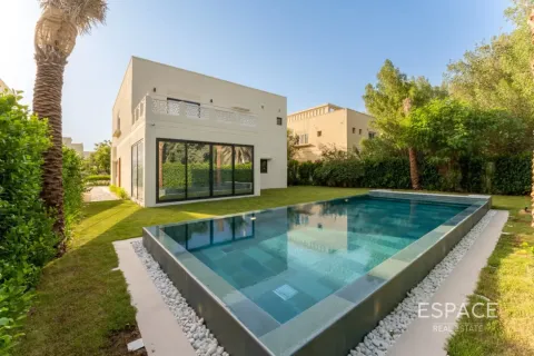 Villa in Meadows, Dubai 5 bedrooms, 375 sq.m. № 122768 - photo 2
