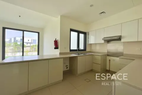 Villa en Dubai Hills Estate, Dubai, 4 dormitorios, 230 m², № 122763 - foto 4