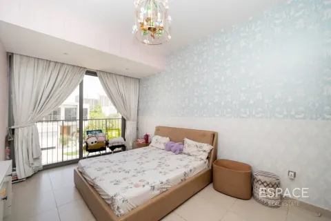 Villa in Dubai Hills Estate, Dubai 4 bedrooms, 358 sq.m. № 122767 - photo 10