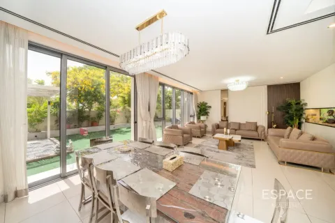 Villa in Dubai Hills Estate, Dubai 4 bedrooms, 358 sq.m. № 122767 - photo 5