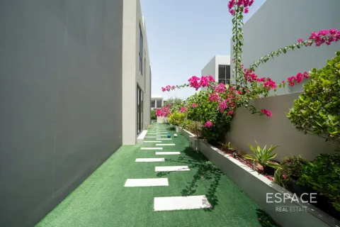 Villa in Dubai Hills Estate, Dubai 4 bedrooms, 358 sq.m. № 122767 - photo 18