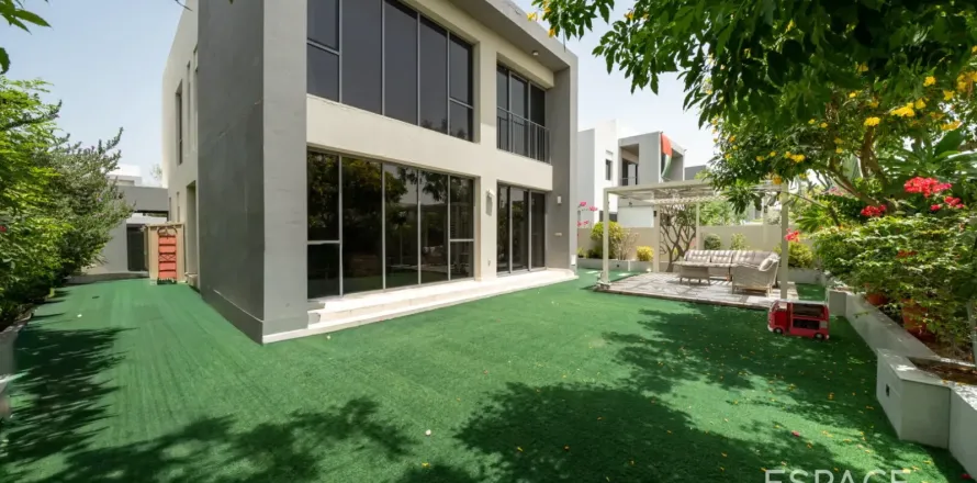 Villa in Dubai Hills Estate, Dubai 4 bedrooms, 358 sq.m. № 122767
