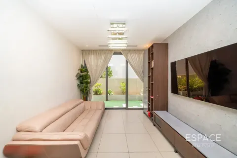 Villa in Dubai Hills Estate, Dubai 4 bedrooms, 358 sq.m. № 122767 - photo 6