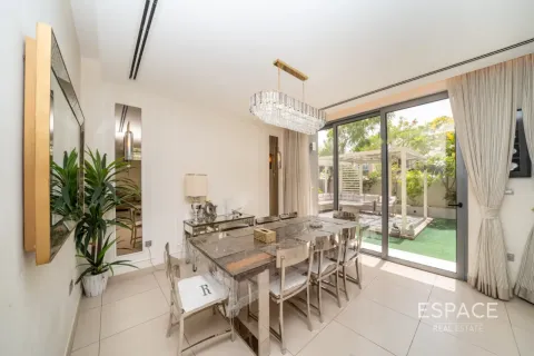 Villa in Dubai Hills Estate, Dubai 4 bedrooms, 358 sq.m. № 122767 - photo 3