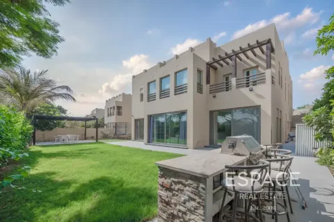 Villa in Meadows, Dubai 5 bedrooms, 489 sq.m. № 122765