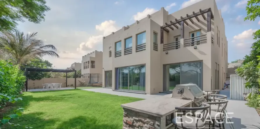 Villa in Meadows, Dubai 5 bedrooms, 489 sq.m. № 122765