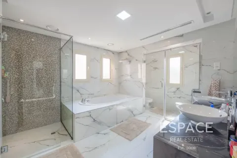 Villa in Meadows, Dubai 5 bedrooms, 489 sq.m. № 122765 - photo 13