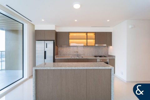 Apartment in EMAAR Beachfront, Dubai Harbour, Dubai 2 bedrooms, 142 sq.m. № 79022 - photo 2