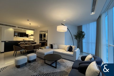 Apartment in Sheikh Zayed Road, Dubai 3 bedrooms, 169 sq.m. № 79026 - photo 2