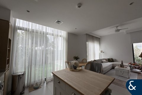 Villa in Sun, Arabian Ranches 3, Dubai 4 bedrooms, 226 sq.m. № 79025 - photo 6